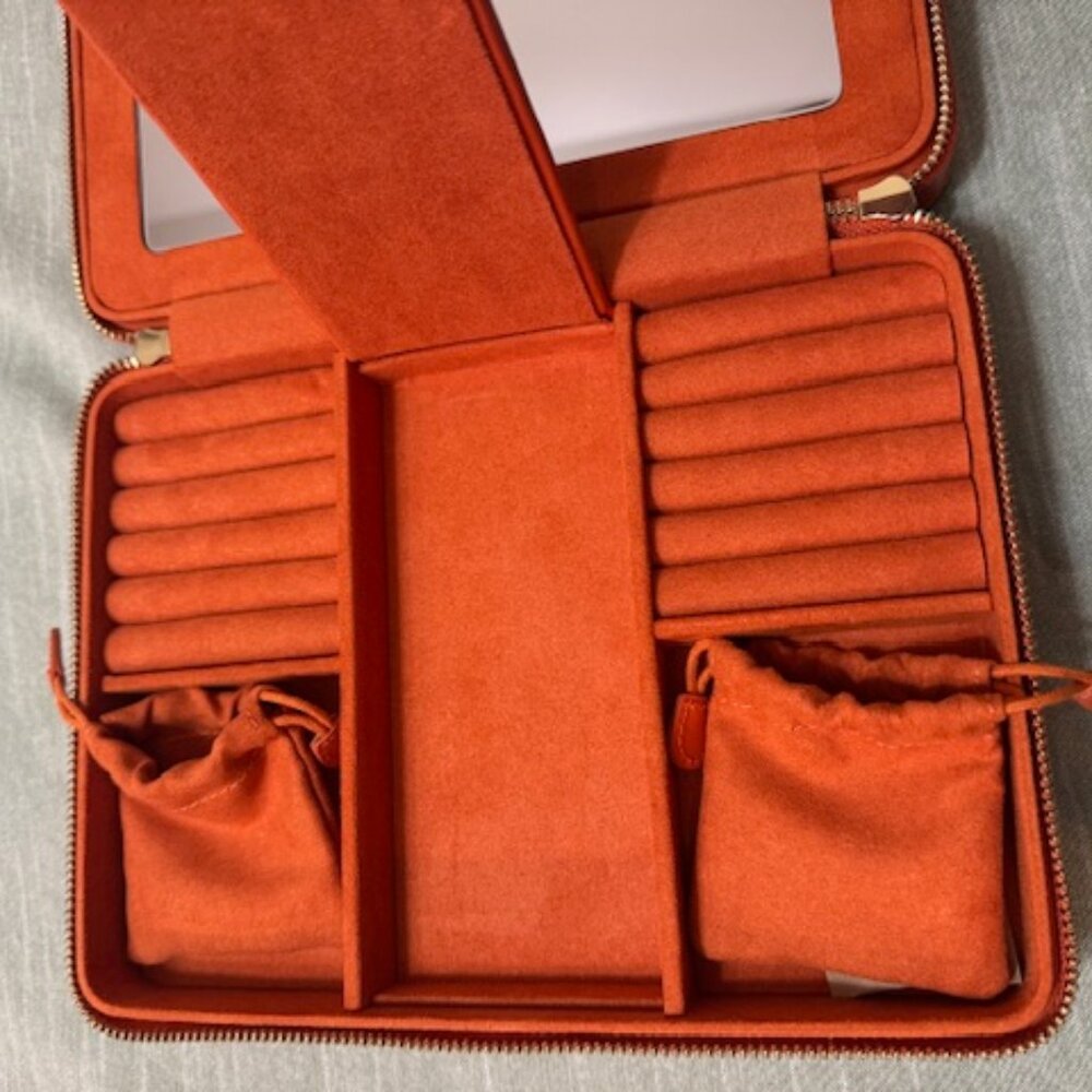 Wolf - Maria Large Zip